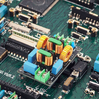 Three-Stage High Current Electromagnetic High Frequency Filter for LCD Modules Differential Common Mode Audio Amplifier EMI EMC